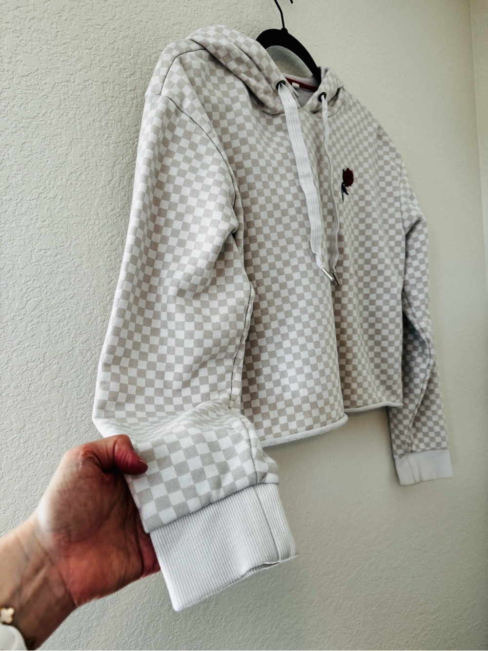 VANS x Leila Hurst Tan White Checkered Cropped Hoodie - Picture 2 of 12